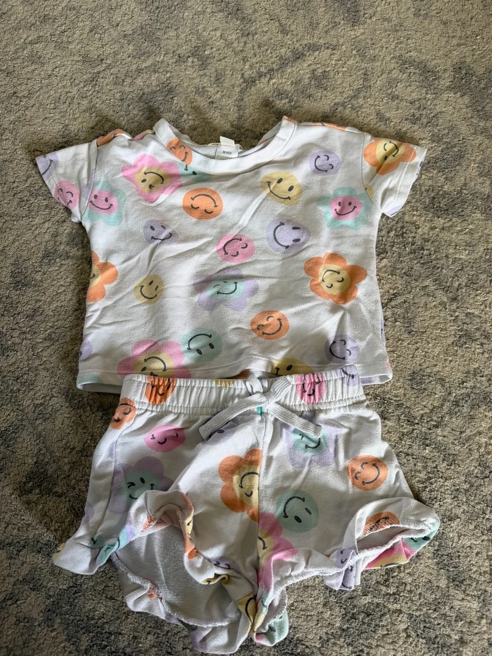 Derek Heart White Floral Smiley Short Matching Set in Pastel Colors